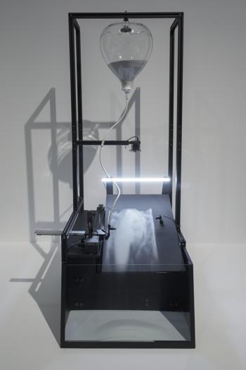 a_crack_in_the_hourglass_brooklyn_2021_jd_013